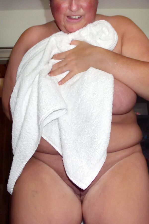 Chubby Wife Verena nude 16 of 19 pics