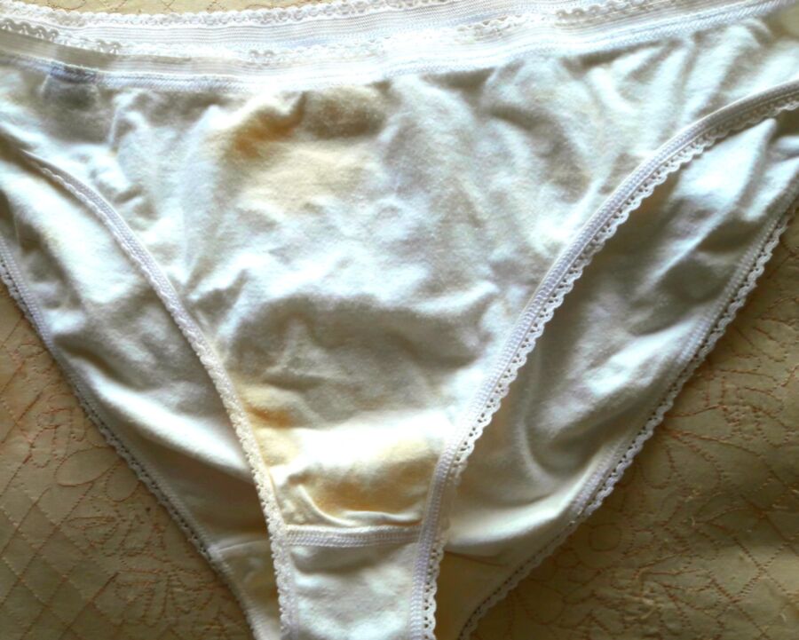 Pissy panties 1 of 18 pics