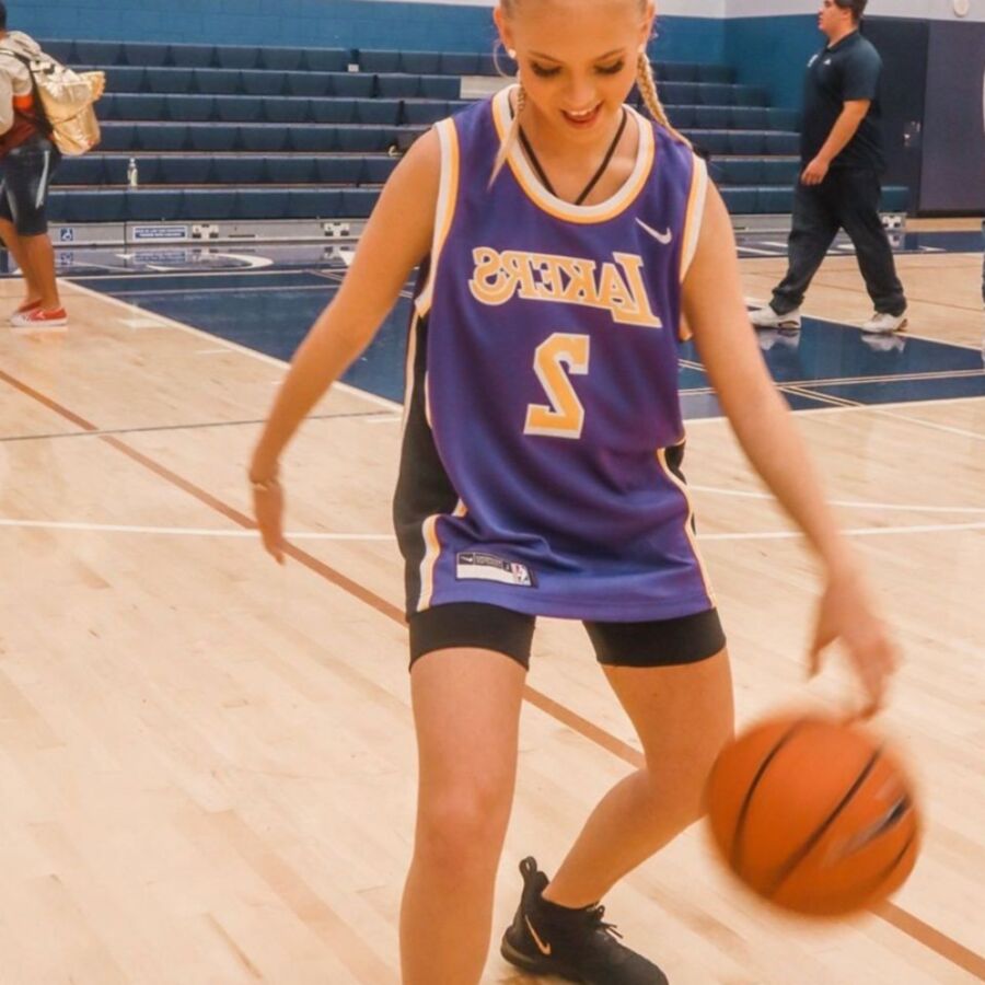 Jordyn Jones playing basketball  10 of 13 pics