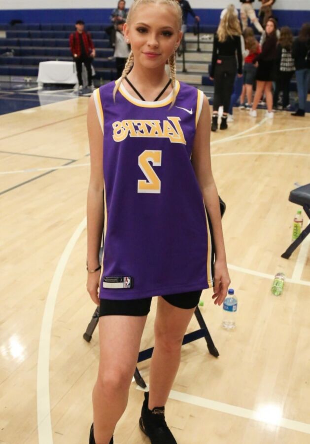 Jordyn Jones playing basketball  6 of 13 pics