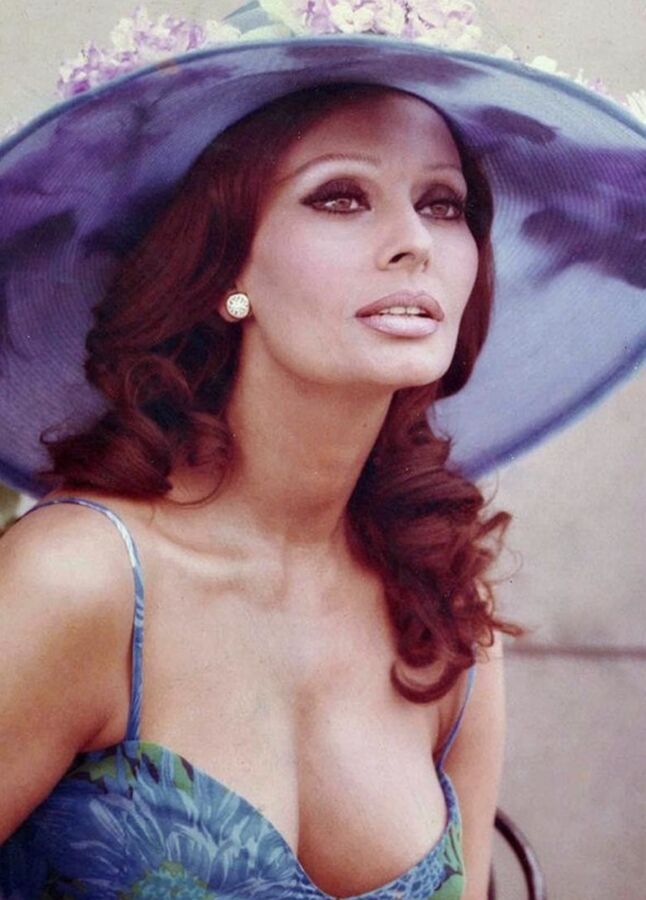 Retro Cleb - Sophia Loren (colour pics) 21 of 55 pics
