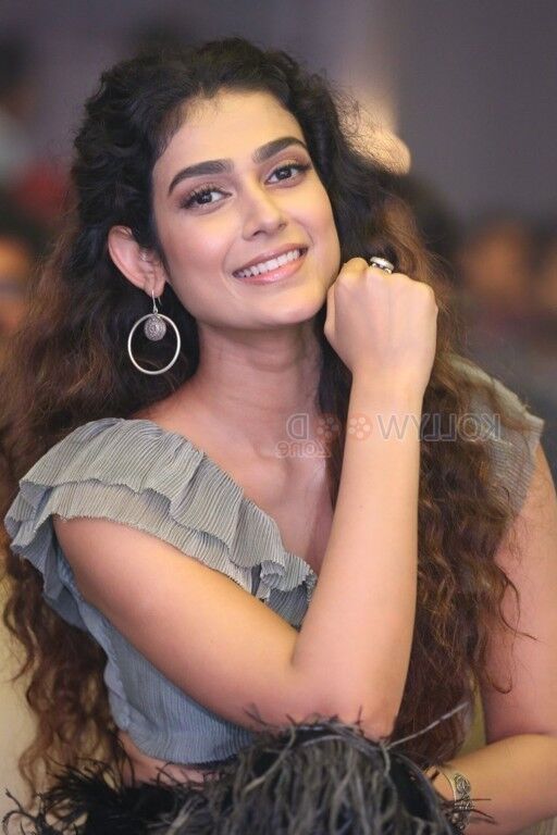 Aakanksha Singh 18 of 65 pics