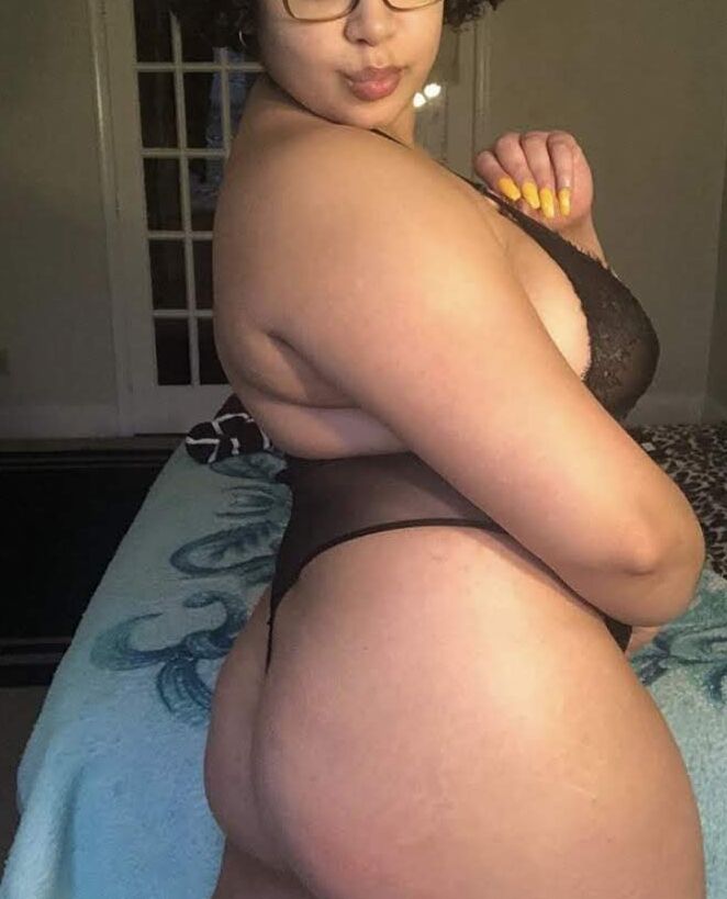 Random thick curvy sluts  22 of 86 pics