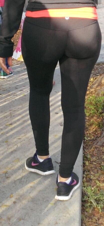 Random Yoga Pants  24 of 27 pics