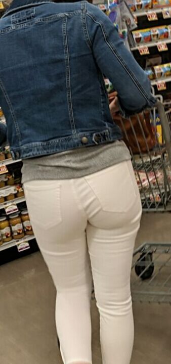 Sweet ass at the store 4 of 18 pics