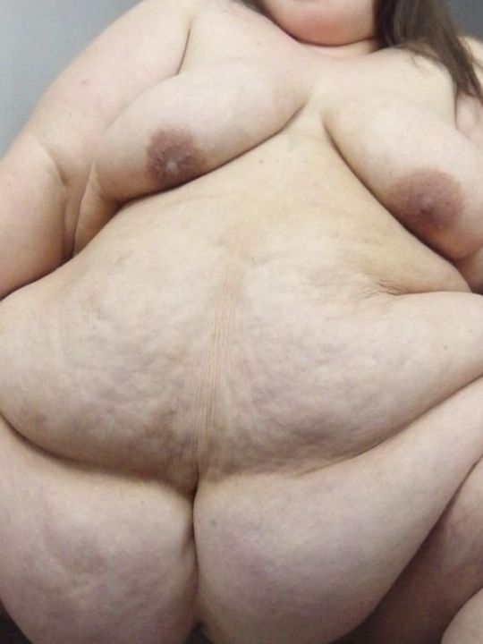 Big fat slut with a huge belly 16 of 18 pics