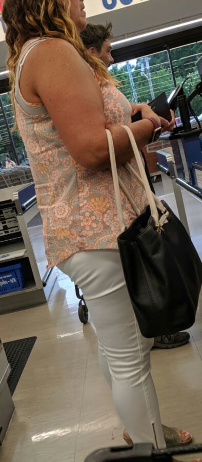 Thick milf at the store 7 of 34 pics