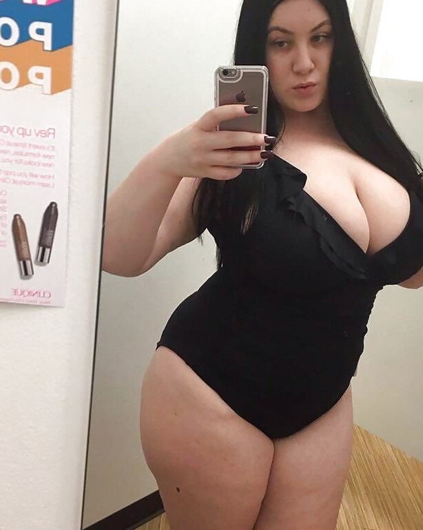 Sexy thick amateur NEEDS YOUR COMMENTS! 13 of 53 pics