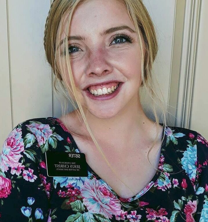 Blonde Mormon Girl 4 of 12 pics