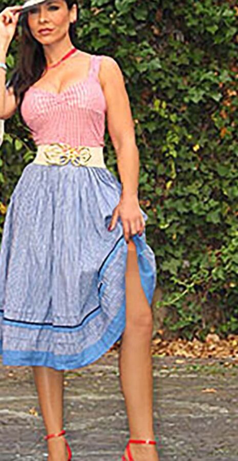 Dirndl-Promidame  Sandra 11 of 100 pics