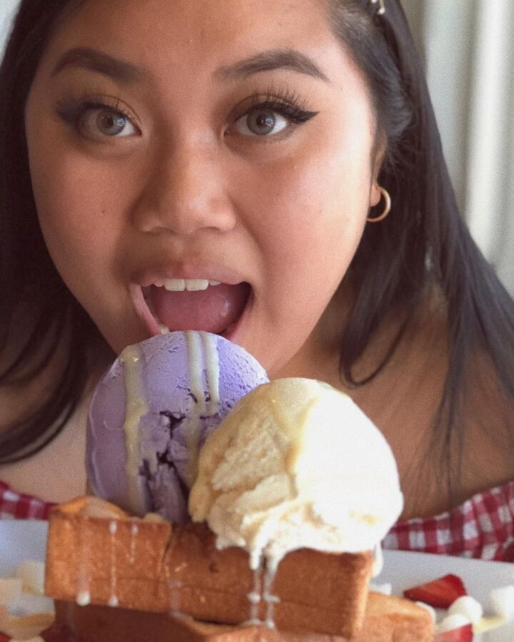 Chubby Asian BBW Jasmine 7 of 17 pics