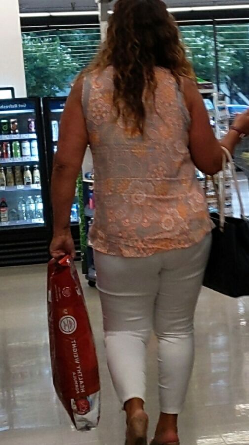 Thick milf at the store 13 of 34 pics