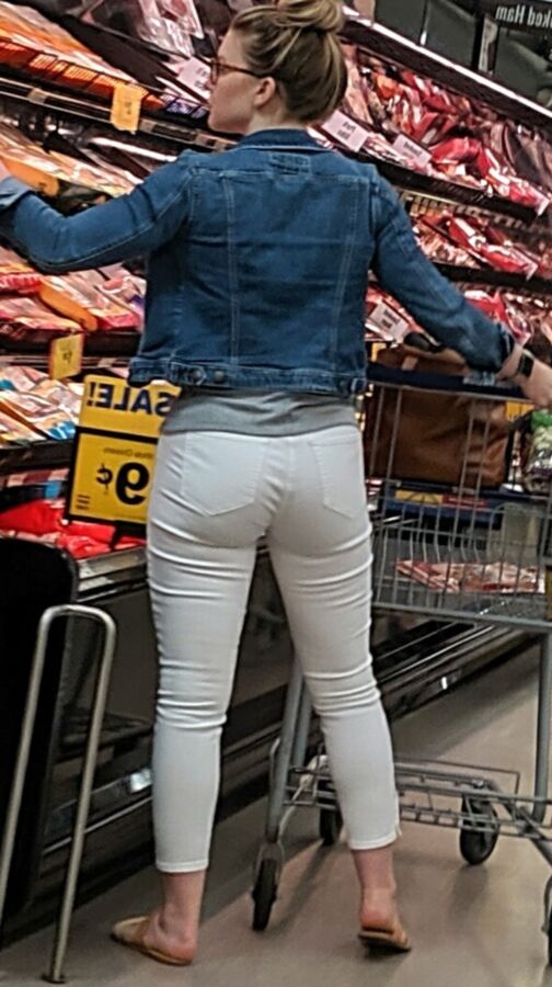 Sweet ass at the store 13 of 18 pics