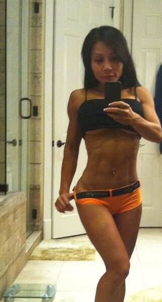 Khanh Nguyen! Gorgeous Tiny Vietnam Muscle Chick! 13 of 23 pics
