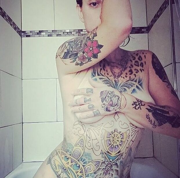  Danielle Colby Sexy Nude Bath Pics  6 of 57 pics