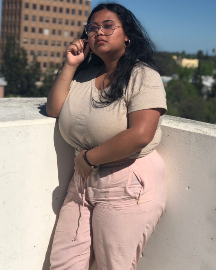 Asian BBW Arlene 1 of 15 pics