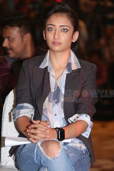 Akshara Haasan 22 of 123 pics