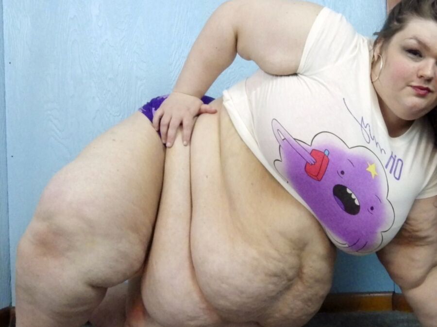 Big fat slut with a huge belly 5 of 18 pics