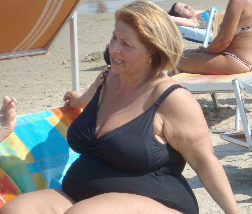 Mature sexy moms and grannies   8 of 59 pics