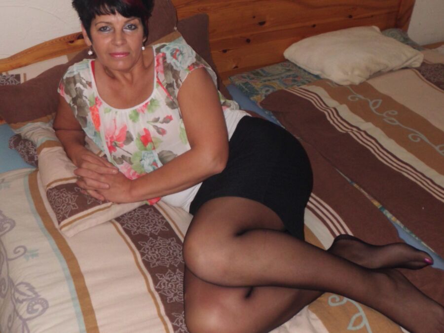 Hanna - horny polish mature in pantyhose, heels and boots  11 of 23 pics