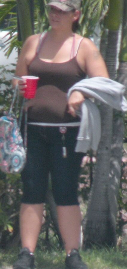 FL stuffed chubby hottie waiting for bus BELLY OVERHANG & HOT! 22 of 28 pics