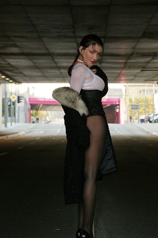 Nylon-X-Files Lady in heavy coat showing her black pantyhose 4 of 15 pics