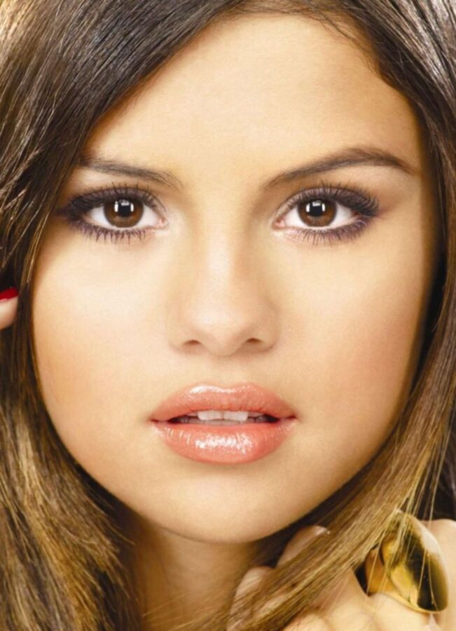 sweet teen Selena Gomez again 8 of 35 pics