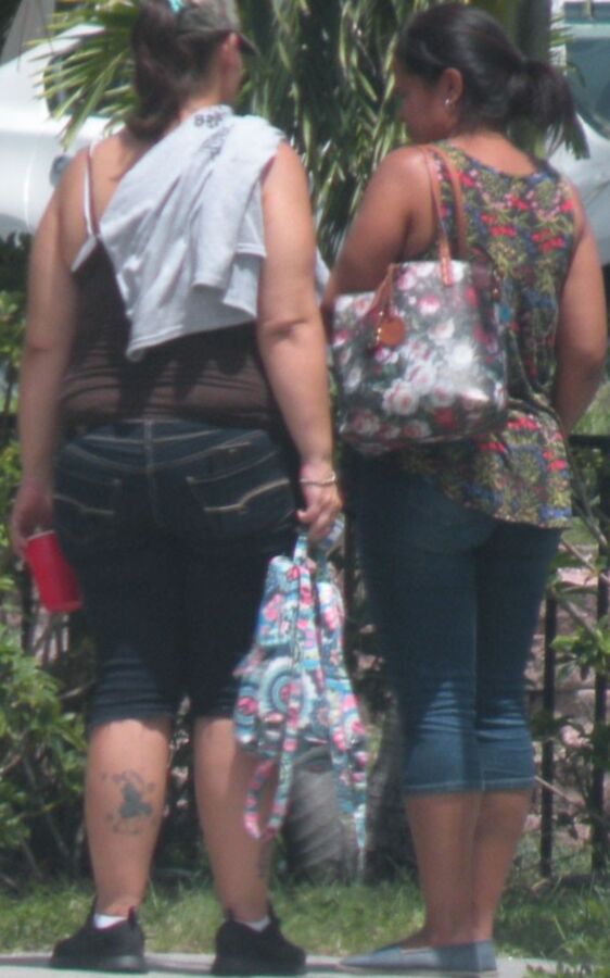FL stuffed chubby hottie waiting for bus BELLY OVERHANG & HOT! 5 of 28 pics