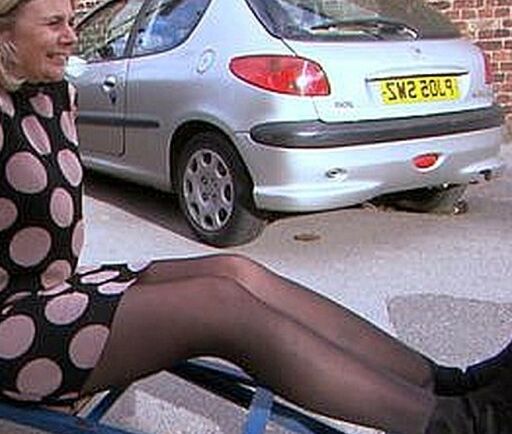 Catherine Southon BBC Bargin Hunt Milf 4 of 10 pics