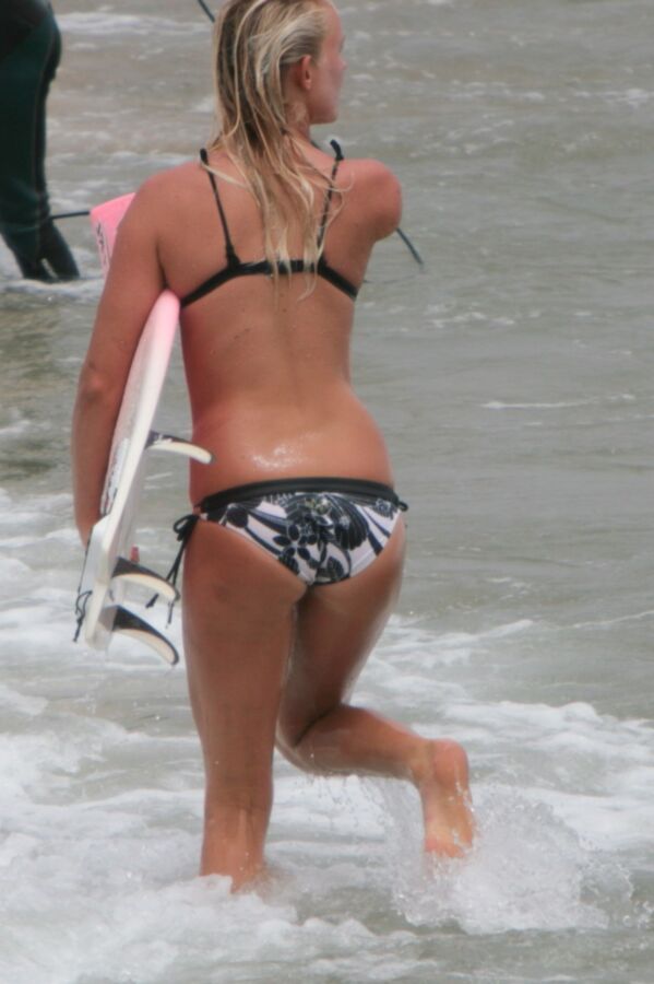 Surf Girl 16 of 43 pics