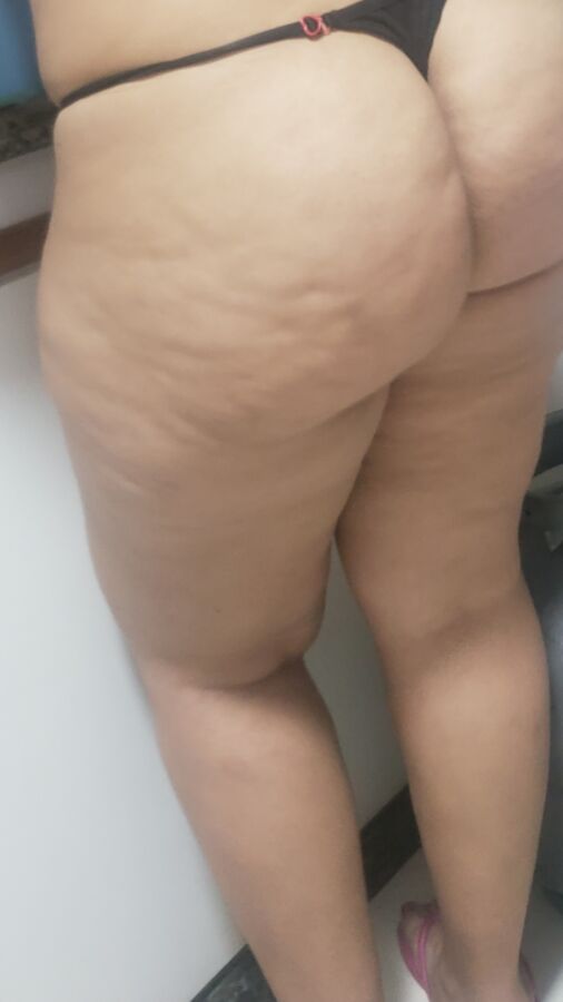 Unaware wife cooking ass thong 1 of 2 pics