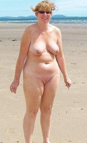 Mature shorthair blonde on the beach 5 of 6 pics
