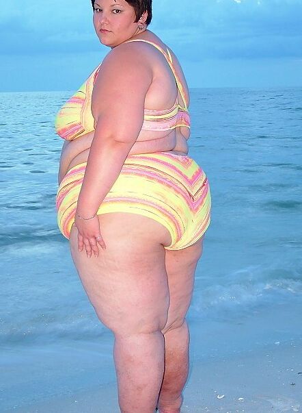 rhfg - bbw cajun - night beach 9 of 75 pics