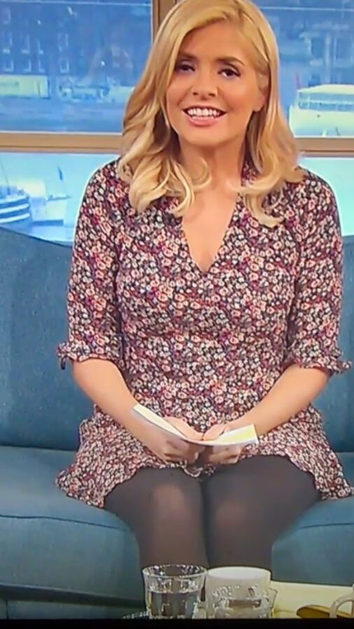 holly Willoughby wearing tights  11 of 21 pics