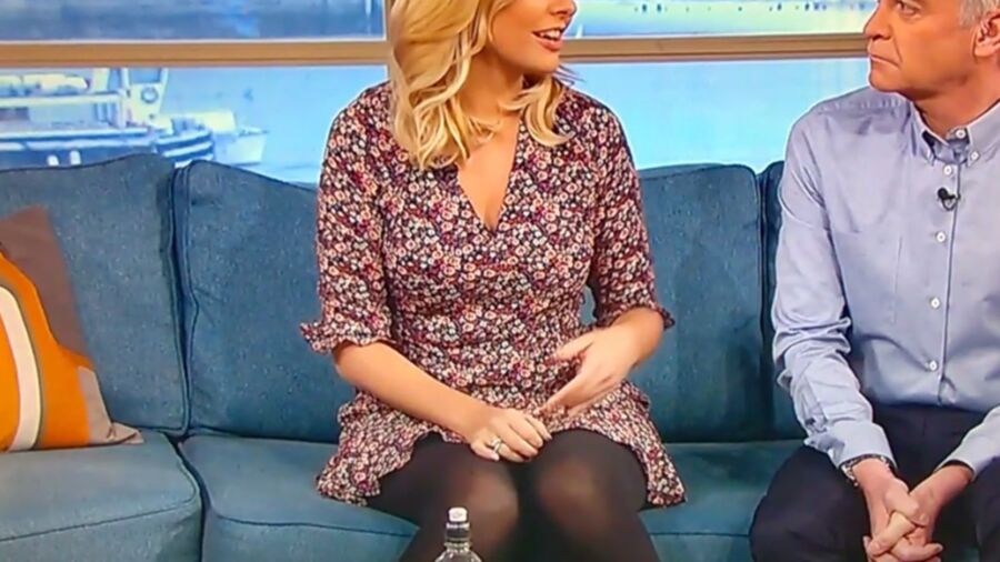 holly Willoughby wearing tights  7 of 21 pics