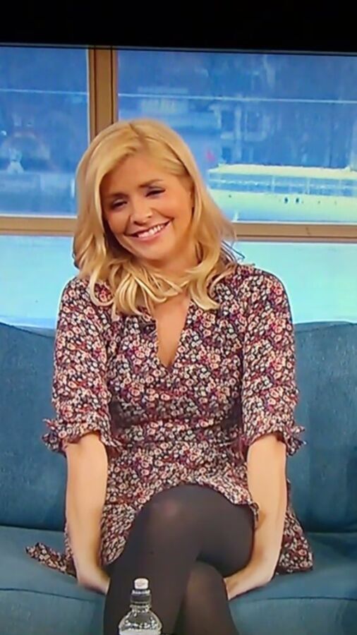 holly Willoughby wearing tights  15 of 21 pics
