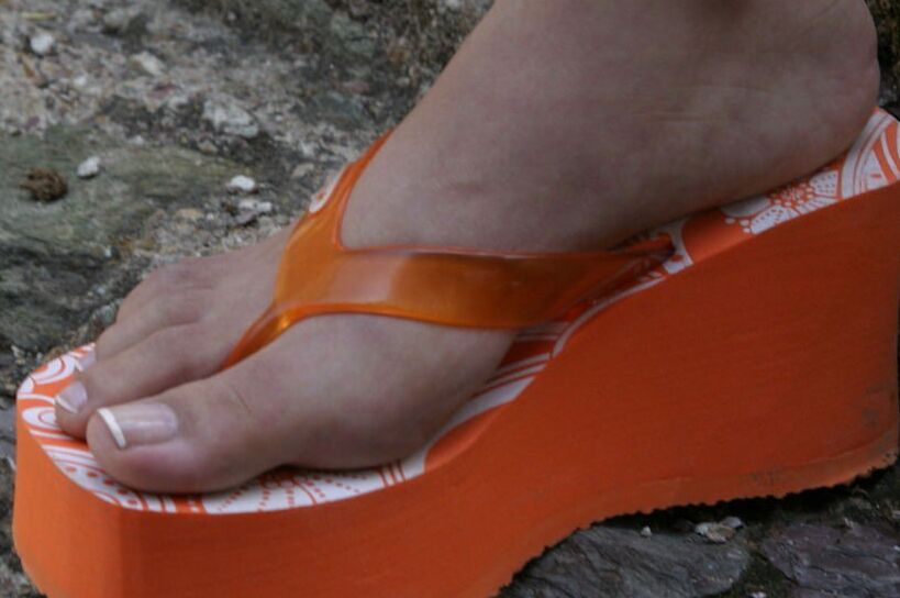 Muah! Platform Flip Flops - Two Sets! Piper Fawn and True Tere 3 of 341 pics