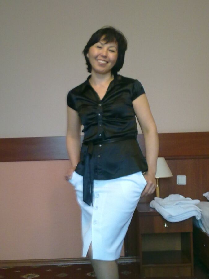 Asian moms (clothed / upskirt) 17 of 135 pics