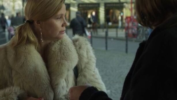 Screencaps Annette Frier in Fur Coat 4 of 38 pics