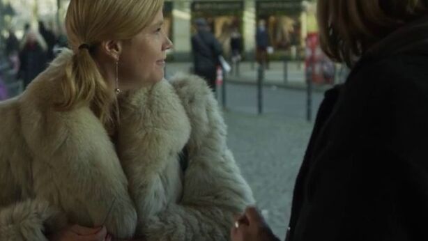 Screencaps Annette Frier in Fur Coat 6 of 38 pics