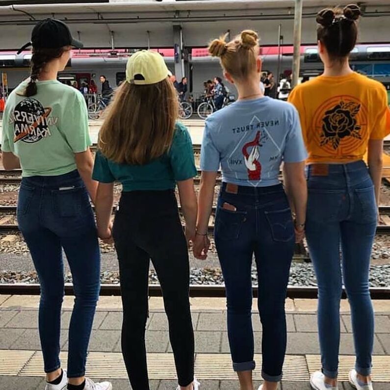 German Teens With Ass 11 of 14 pics
