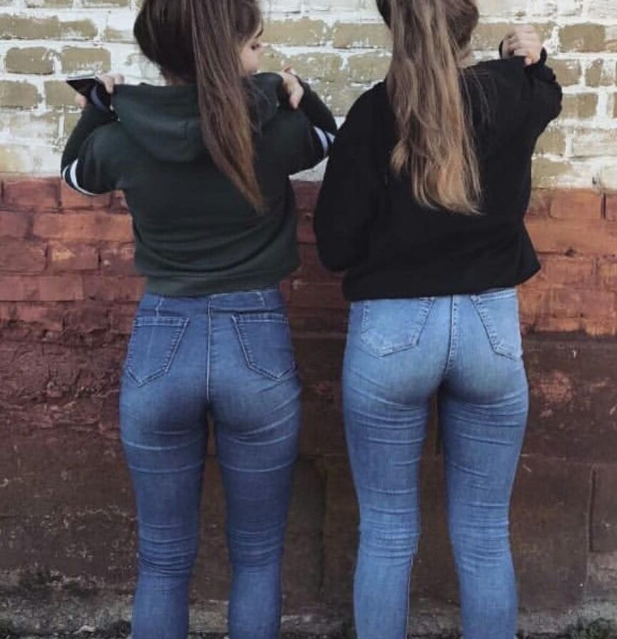 German Teens With Ass 8 of 14 pics