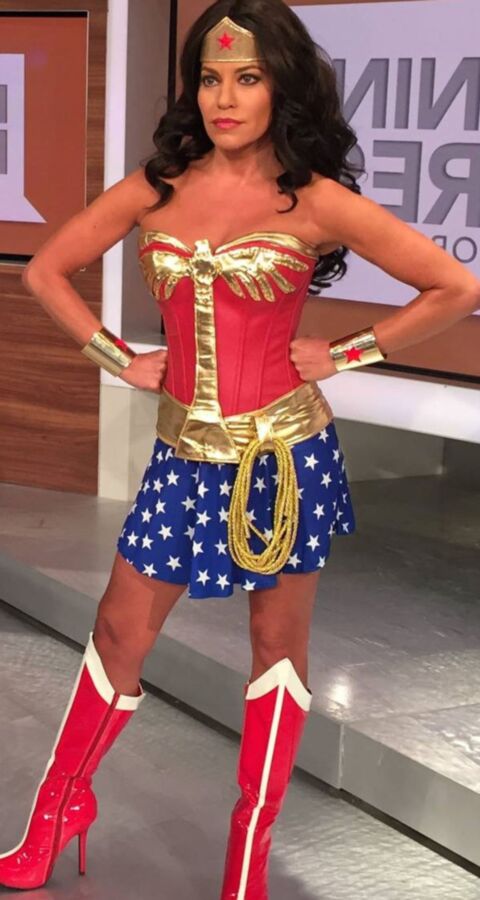 Robin Meade HLN Secret Bikini Stash 14 of 15 pics