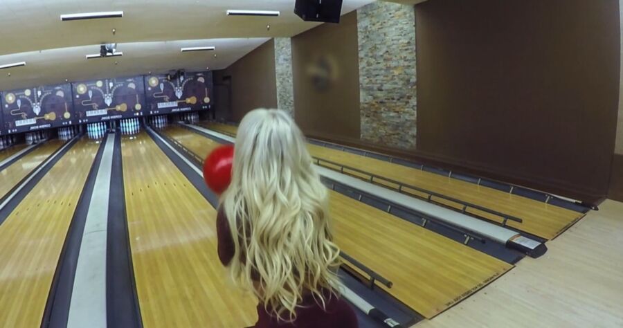 Brandi Bae | Thickie Bowling Lane Lust 6 of 84 pics