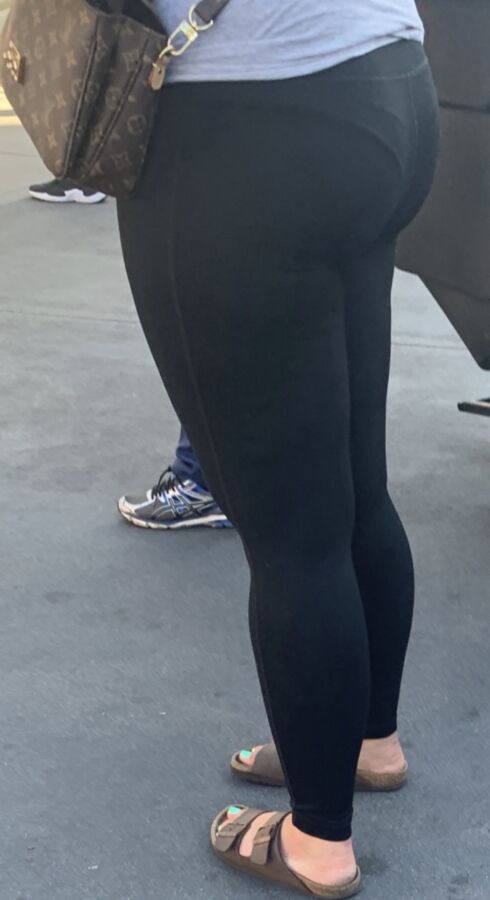 Thick Asian in Yoga Pants  19 of 20 pics