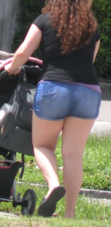FL Chunky sweet young mom in short shorts CHUBBY bbw plump 2 of 18 pics