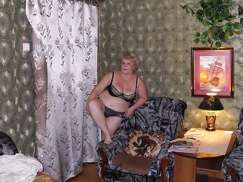 Russian blonde granny, almost naked 8 of 10 pics