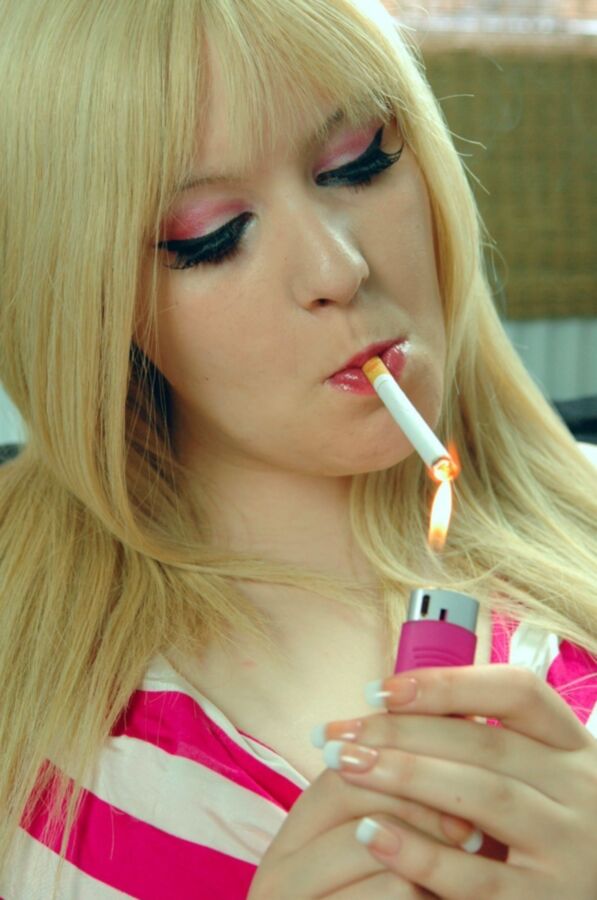 Ms Inhale Sexy Blonde Smoking Set 7 of 28 pics