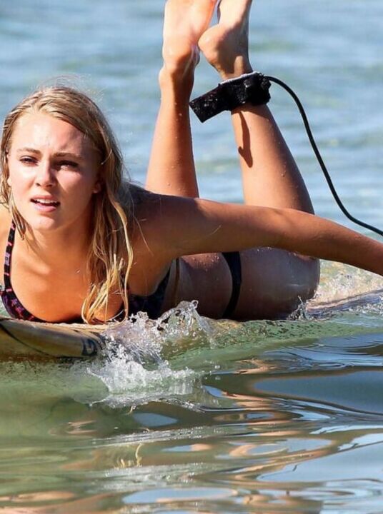 AnnaSophia Robb  11 of 12 pics