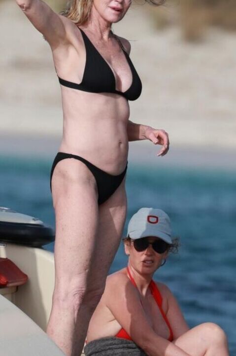 Melanie Griffith 17 of 30 pics